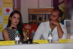 Shazahn Padamsee at Chetan Bhagat_s Book Launch - What Young India Wants in Crosswords, Kemps Corner on 9th Aug 2012 (118).JPG
